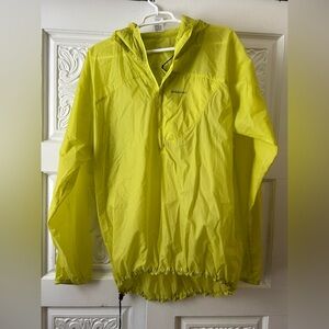 Patagonia ultra-sheer half-zip windbreaker- Great for biking